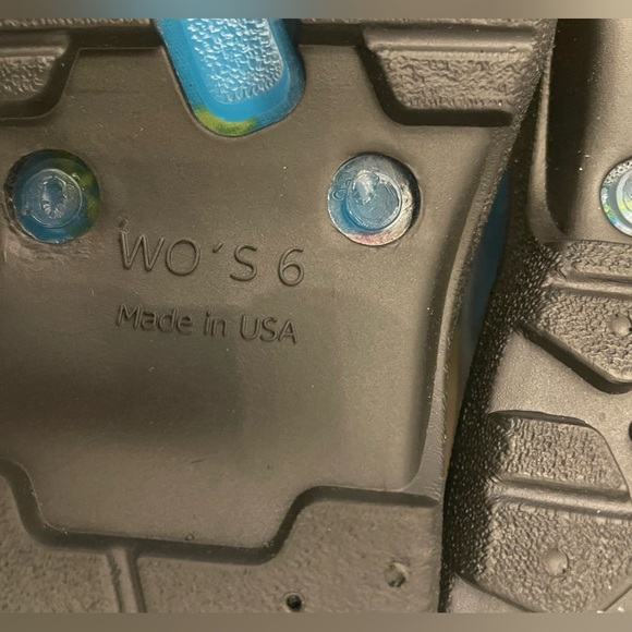 Clog Shoes - Picture 8 of 8